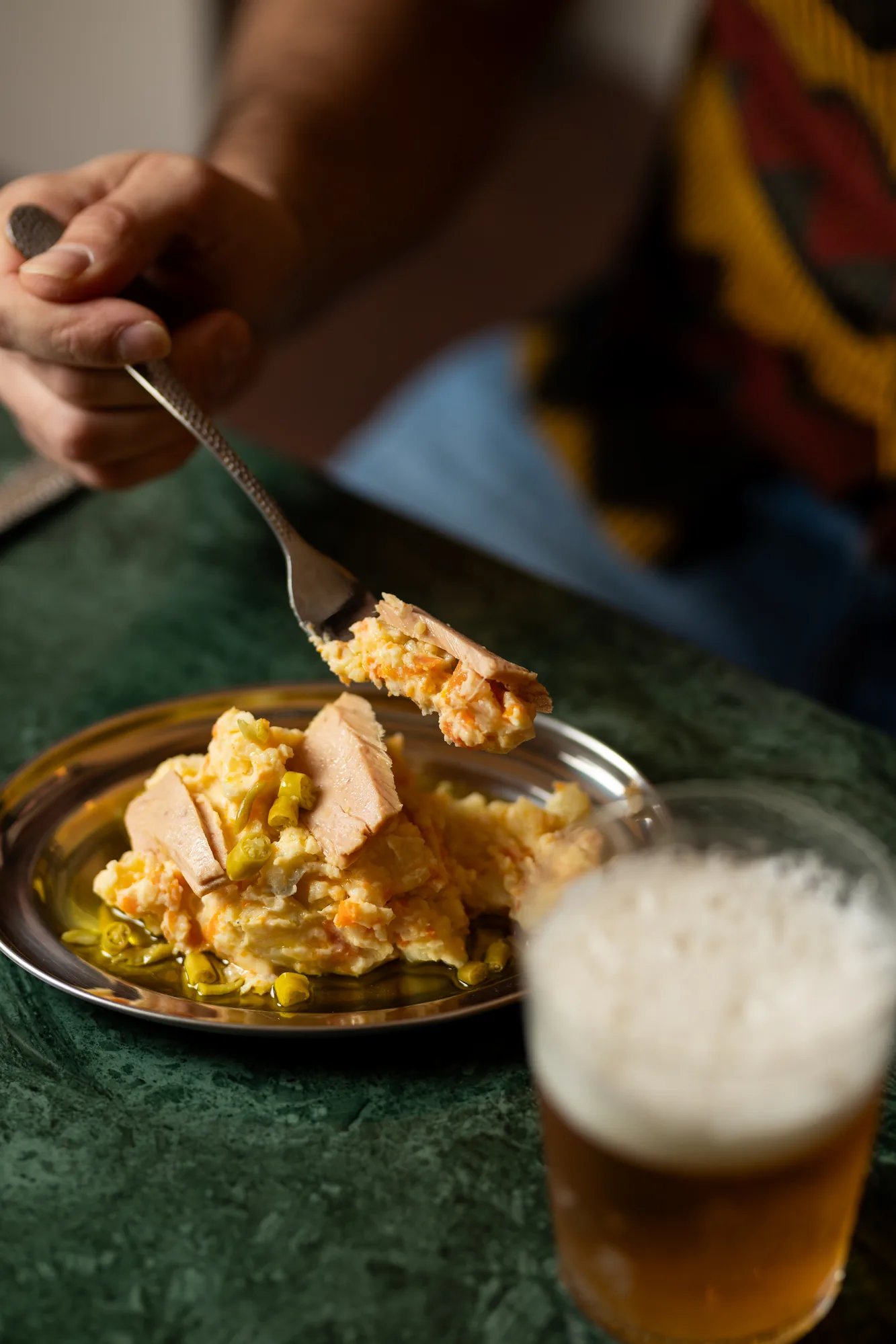 Ensaladilla para compartir en Carmen y Vino